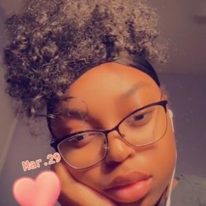 Meet your Posher, Ayanna